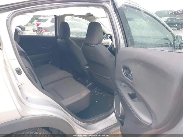 3CZRU6H59KM703671 2019 HONDA HR-V - Image 8