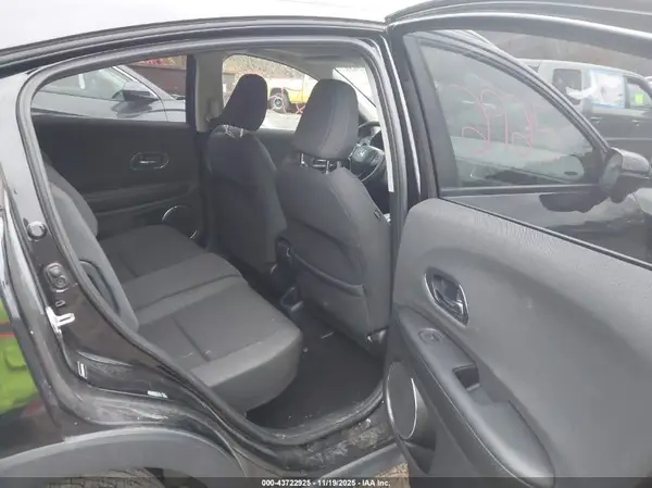 3CZRU6H59KM704660 2019 HONDA HR-V - Image 8
