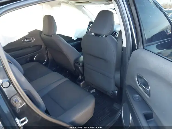 3CZRU6H59KM741871 2019 HONDA HR-V - Image 8