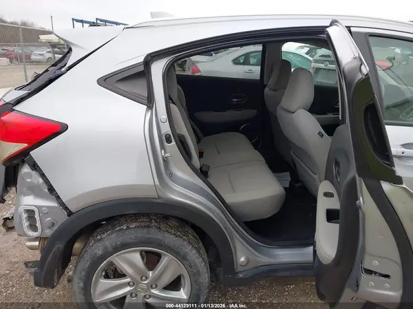 3CZRU6H59KM743197 2019 HONDA HR-V - Image 8