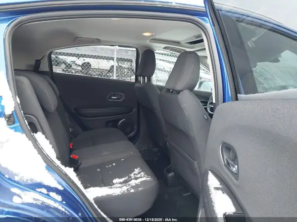 3CZRU6H59MM700028 2021 HONDA HR-V - Image 8