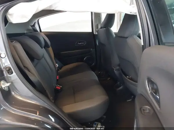 3CZRU6H59MM756597 2021 HONDA HR-V - Image 8