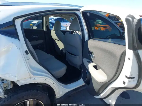 3CZRU6H59NM704291 2022 HONDA HR-V - Image 8