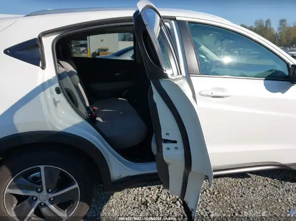 3CZRU6H59NM735993 2022 HONDA HR-V - Image 8