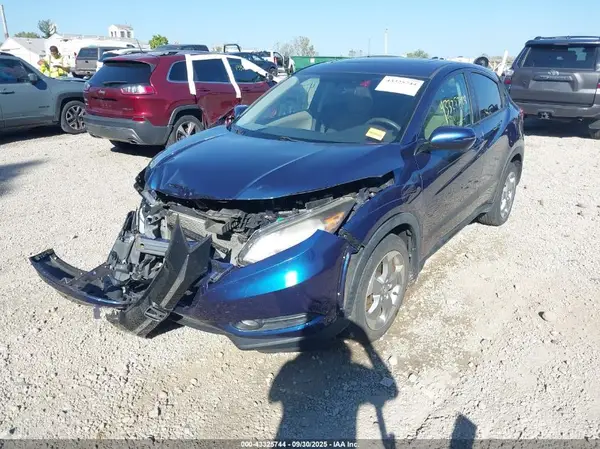 3CZRU6H5XHG702097 2017 HONDA HR-V - Image 2