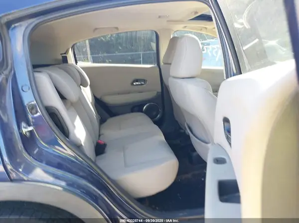 3CZRU6H5XHG702097 2017 HONDA HR-V - Image 8