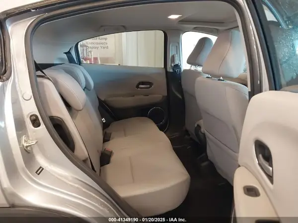3CZRU6H5XHG702214 2017 HONDA HR-V - Image 8