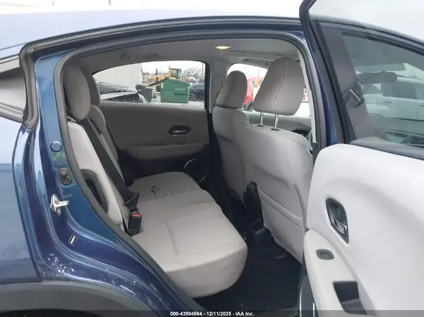 3CZRU6H5XHM707124 2017 HONDA HR-V - Image 8