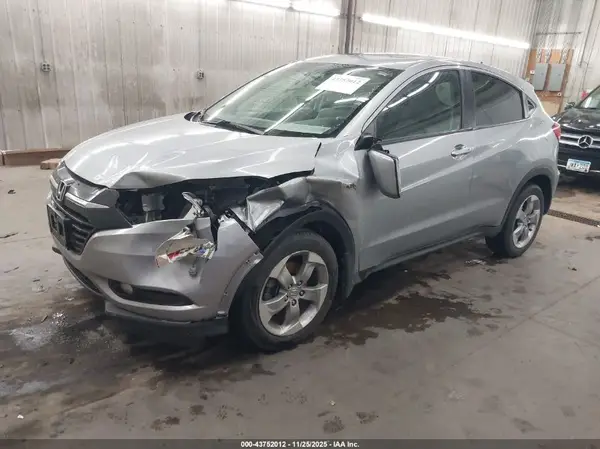 3CZRU6H5XHM708886 2017 HONDA HR-V - Image 2