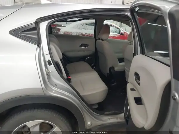 3CZRU6H5XHM708886 2017 HONDA HR-V - Image 8
