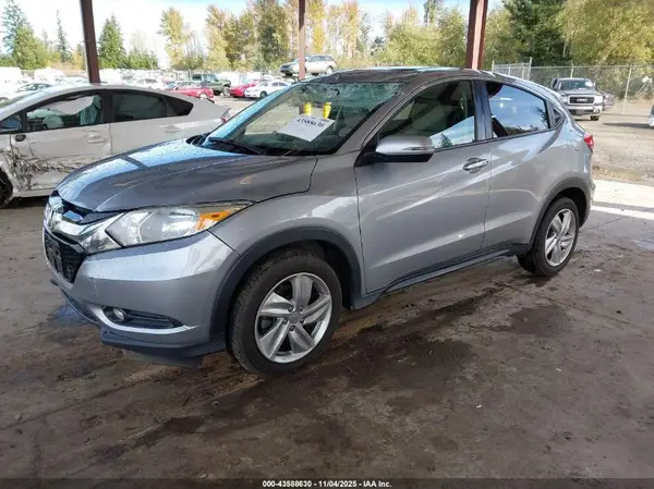 3CZRU6H5XHM710685 2017 HONDA HR-V - Image 2
