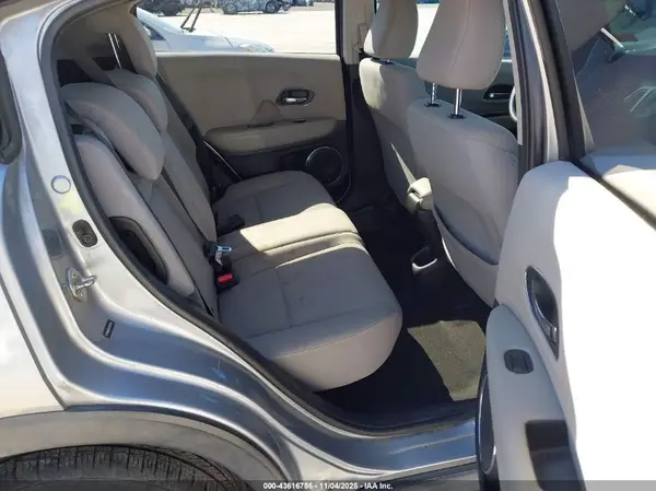 3CZRU6H5XJG709704 2018 HONDA HR-V - Image 8