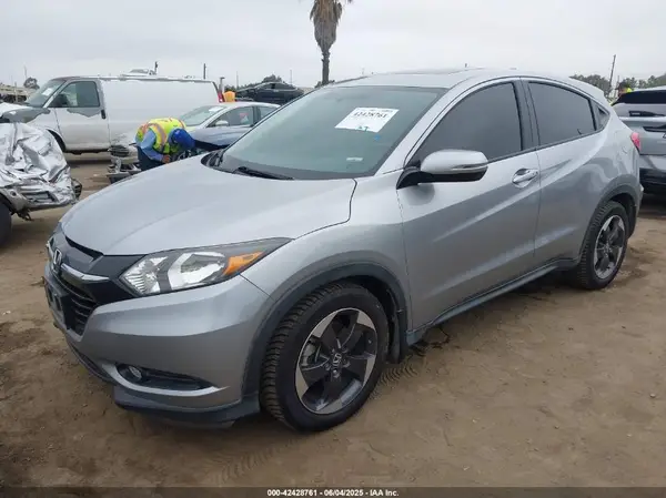 3CZRU6H5XJG722484 2018 HONDA HR-V - Image 2