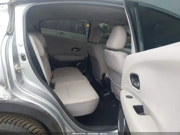 3CZRU6H5XJG722484 2018 HONDA HR-V - Image 8