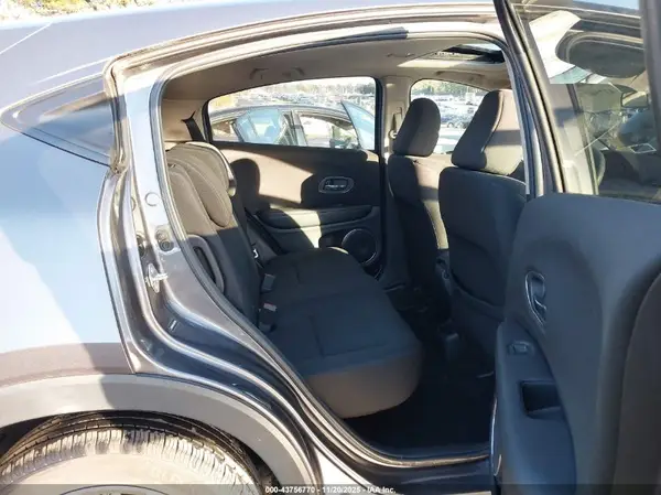 3CZRU6H5XJG722825 2018 HONDA HR-V - Image 8