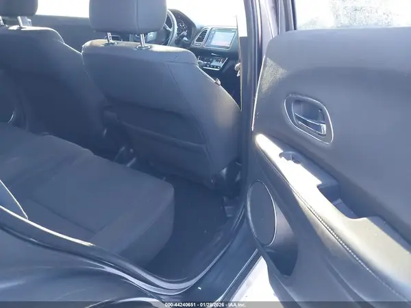 3CZRU6H5XJG729242 2018 HONDA HR-V - Image 8