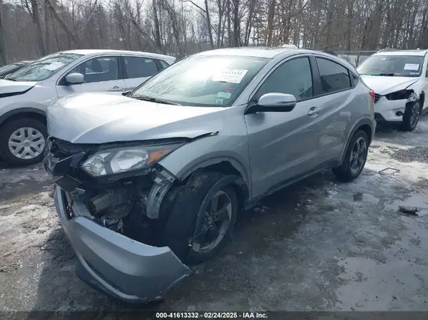 3CZRU6H5XJM707520 2018 HONDA HR-V - Image 2