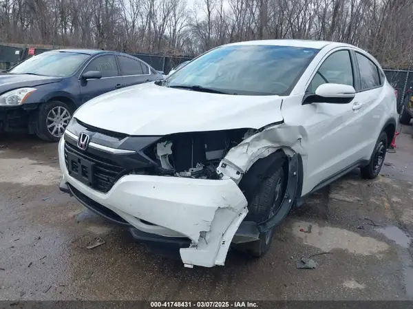 3CZRU6H5XJM720512 2018 HONDA HR-V - Image 2