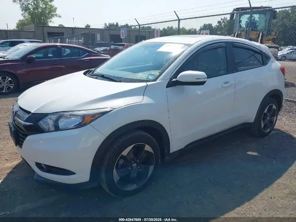 3CZRU6H5XJM724933 2018 HONDA HR-V - Image 2