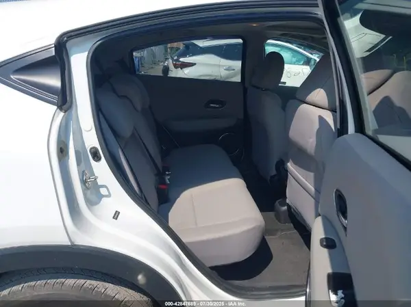3CZRU6H5XJM724933 2018 HONDA HR-V - Image 8