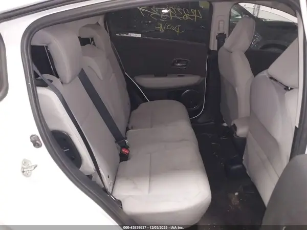 3CZRU6H5XKM737456 2019 HONDA HR-V - Image 8