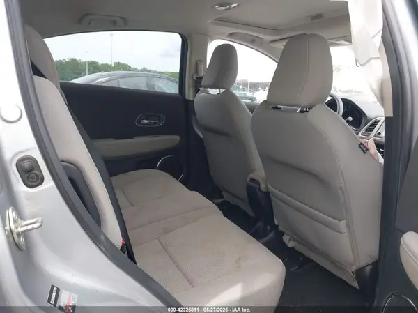 3CZRU6H5XKM737540 2019 HONDA HR-V - Image 8