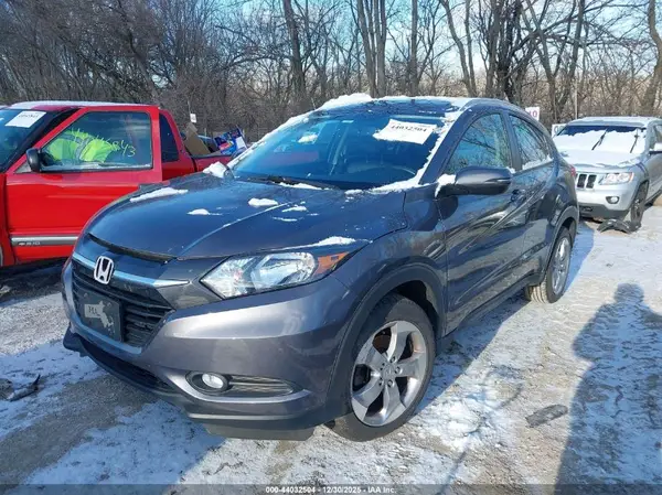 3CZRU6H70HM705738 2017 HONDA HR-V - Image 2