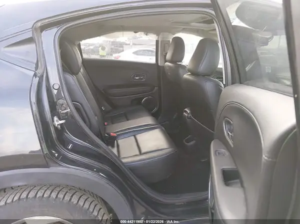 3CZRU6H70HM710731 2017 HONDA HR-V - Image 8