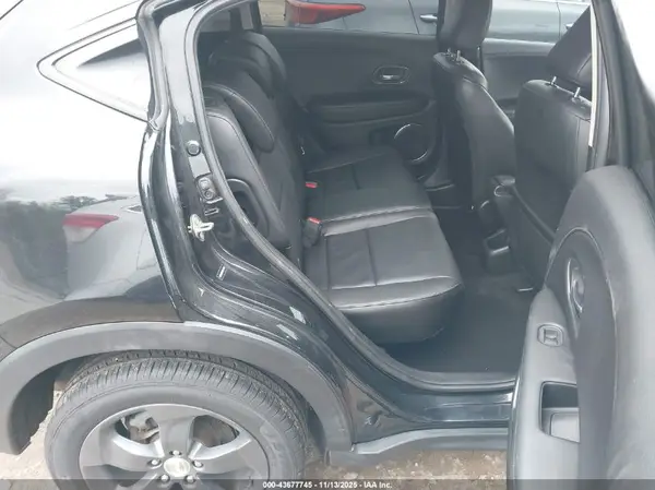 3CZRU6H70HM717842 2017 HONDA HR-V - Image 8
