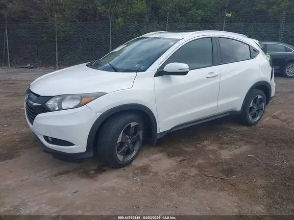 3CZRU6H70JM700299 2018 HONDA HR-V - Image 2