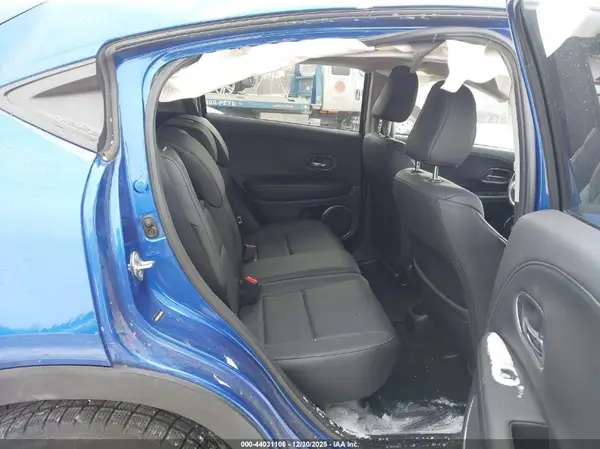 3CZRU6H70JM700805 2018 HONDA HR-V - Image 8