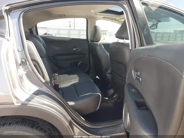 3CZRU6H70JM702165 2018 HONDA HR-V - Image 8