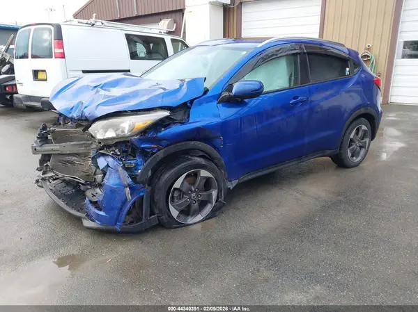 3CZRU6H70JM703252 2018 HONDA HR-V - Image 2