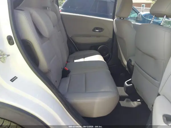 3CZRU6H70JM705003 2018 HONDA HR-V - Image 8