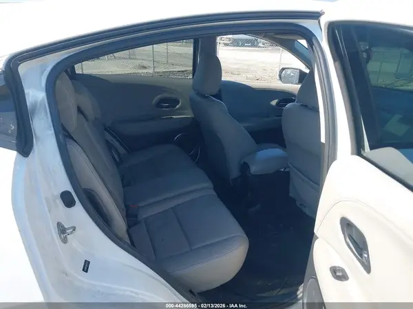 3CZRU6H70JM712873 2018 HONDA HR-V - Image 8