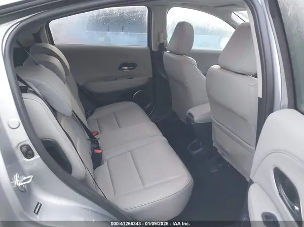 3CZRU6H70JM716180 2018 HONDA HR-V - Image 8