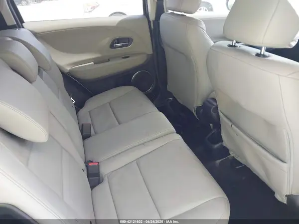 3CZRU6H71HM702881 2017 HONDA HR-V - Image 8