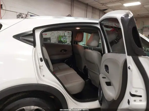 3CZRU6H71HM703836 2017 HONDA HR-V - Image 8