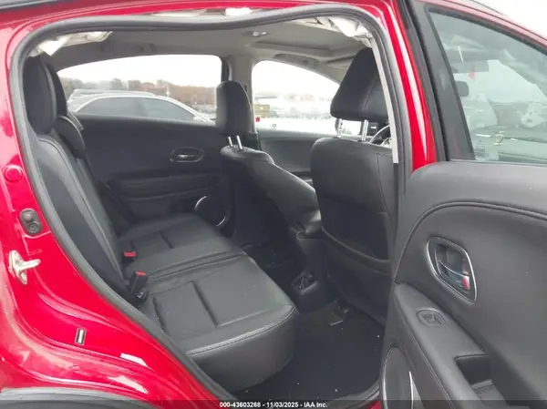 3CZRU6H71HM705568 2017 HONDA HR-V - Image 8