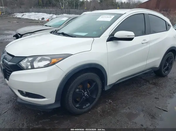 3CZRU6H71JM704572 2018 HONDA HR-V - Image 2