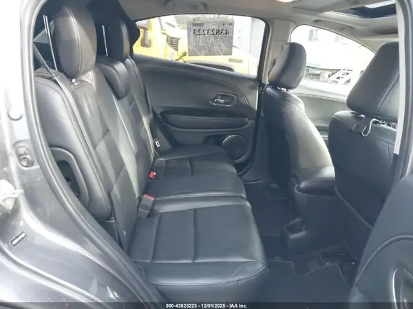 3CZRU6H71JM712350 2018 HONDA HR-V - Image 8