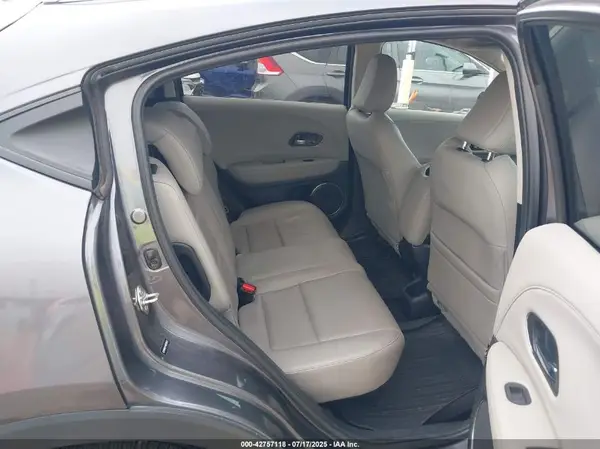 3CZRU6H71KM736021 2019 HONDA HR-V - Image 8