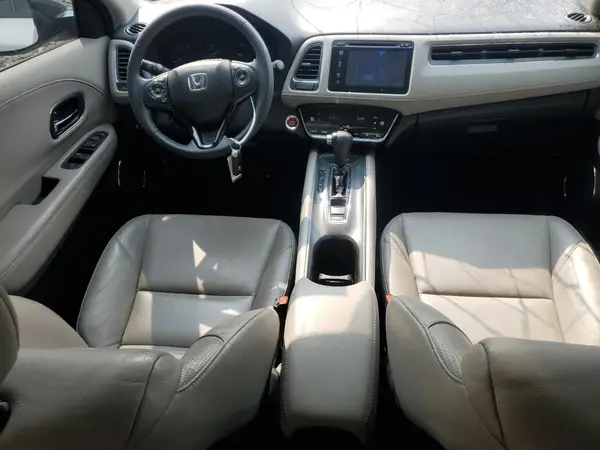 3CZRU6H72HM703912 2017 HONDA HR-V - Image 8