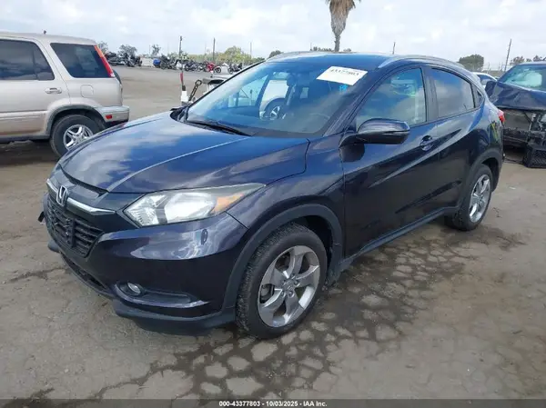 3CZRU6H72HM718457 2017 HONDA HR-V - Image 2