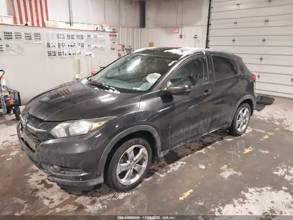 3CZRU6H72HM733623 2017 HONDA HR-V - Image 2