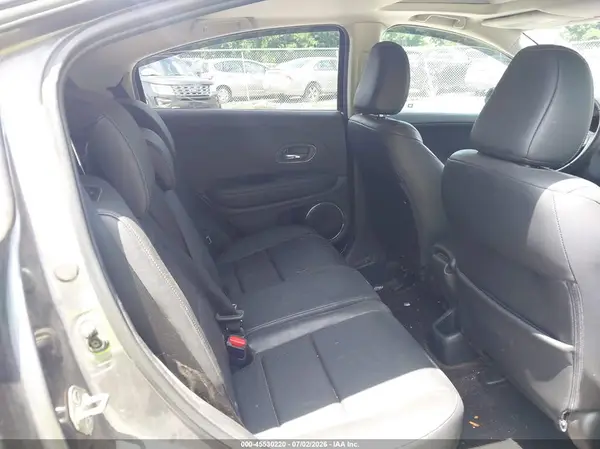 3CZRU6H72JM702166 2018 HONDA HR-V - Image 8