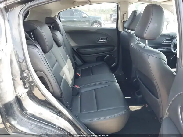 3CZRU6H72JM702894 2018 HONDA HR-V - Image 8