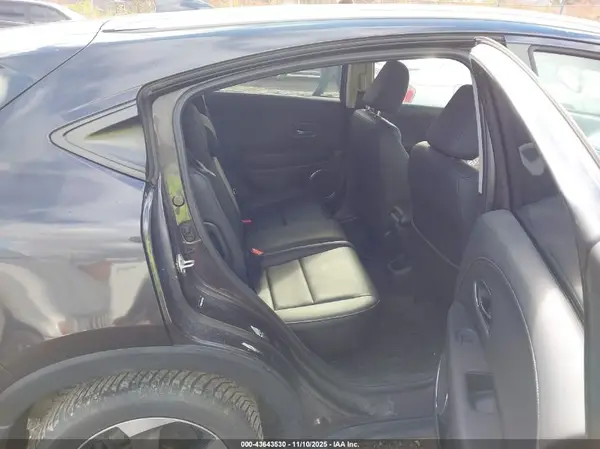 3CZRU6H72JM718982 2018 HONDA HR-V - Image 8