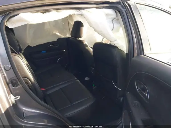 3CZRU6H72JM722742 2018 HONDA HR-V - Image 8