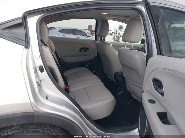 3CZRU6H73GM734696 2016 HONDA HR-V - Image 8